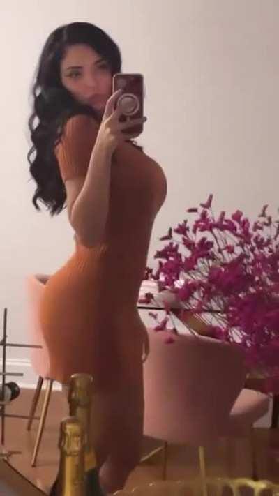 Tara is thick thick!