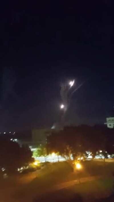 Probably the craziest video of iron dome vs rockets I've seen, few less than an hour afo - ashkelon Israel.