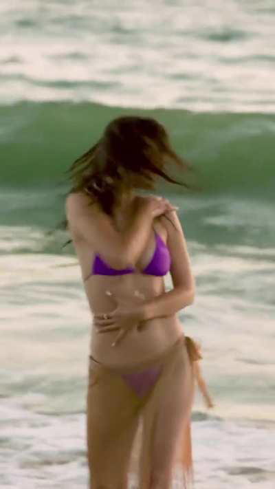 Victoria Justice - Down (The Belly Cut)