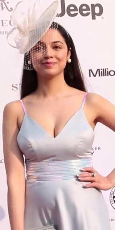 Divya Khosla Kumar ka Ghosla.