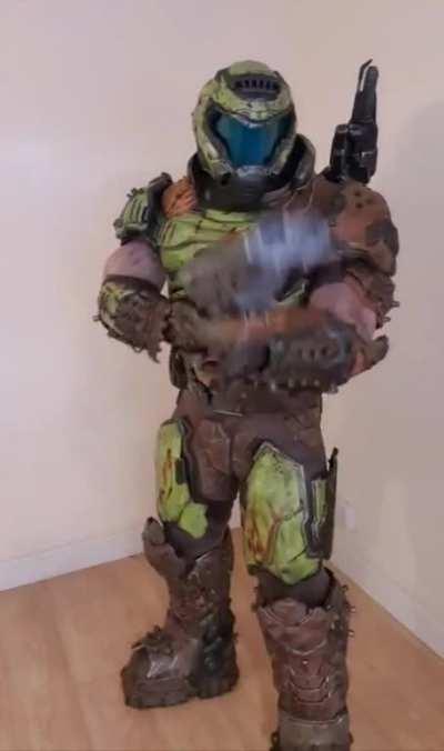 After 1200 hours of I have finished my Doom Slayer cosplay, made entirely from EVA foam