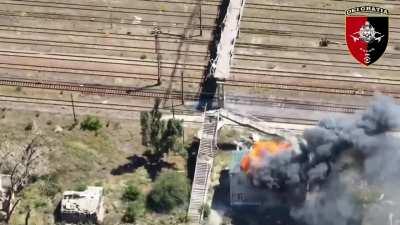 Drone footage of a Ukrainian air strike using US GBU-39 Small Diameter Bombs against buildings occupied by the Russian military in Soledar, Donetsk Oblast. According to Ukrainian sources, they were used by a Russian drone unit and at the end of the video 