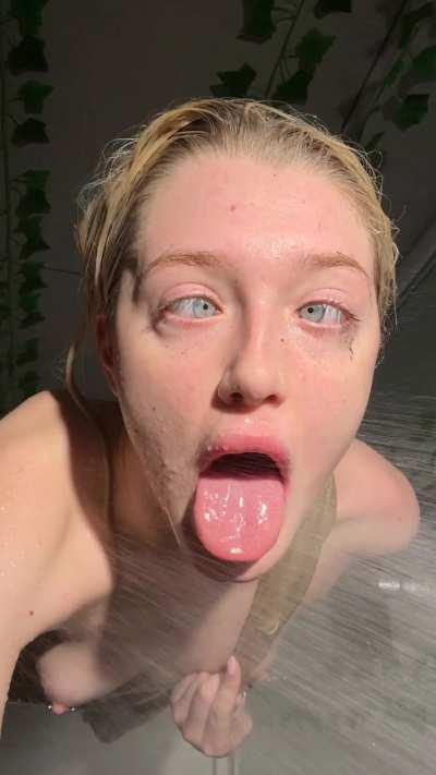 Would you join an ahegao girl in the shower?