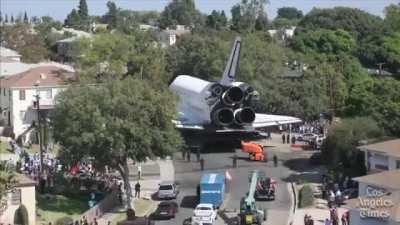 Moving Space Shuttle from Airport to Science Museum