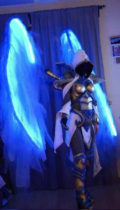 Unedited vid of my Auriel cosplay :3 sorry for the weird angle, it's so huge it barely fit in my living room