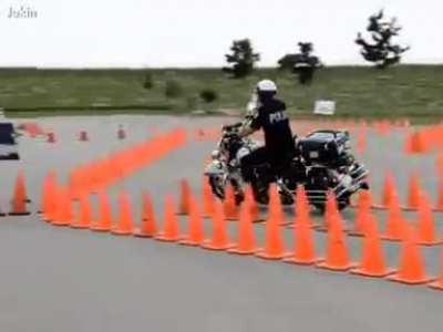 Incredible Police Motorcycle Agility Speed Test