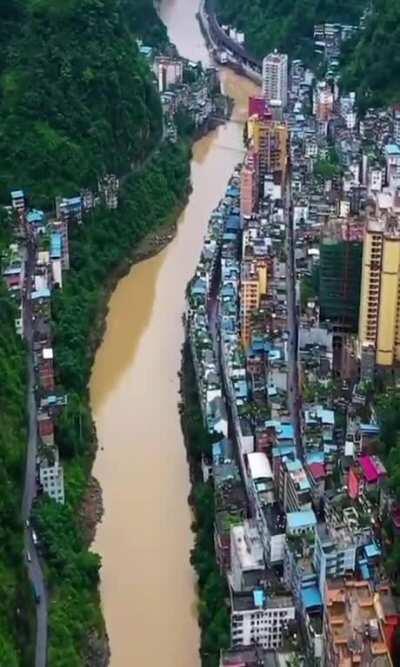 This city living on the edge of the river.