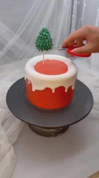 Decorating a christmas cake