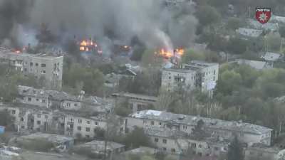 Soldiers of the Liut Brigade (National Police) filmed the situation in the city of Toretsk.