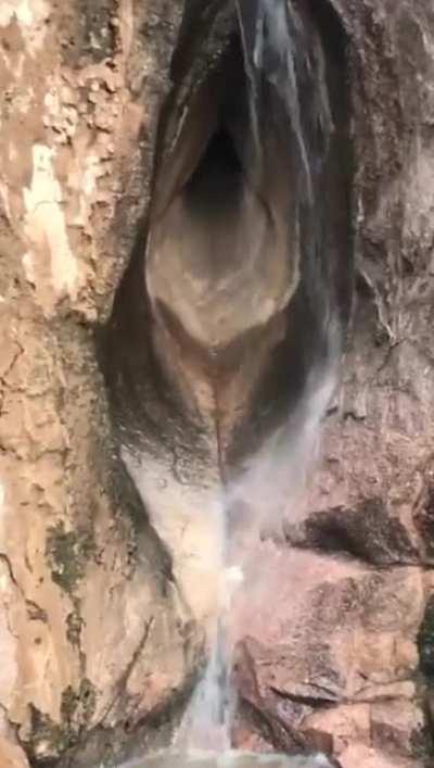 🔥 Waterfall in a female genital shaped cave