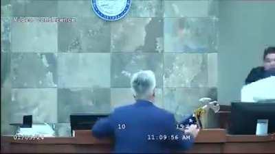 Full video of the man who attacked a Clark County judge in court after she denied his probation.