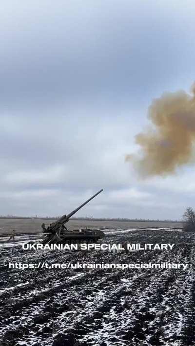 A pair of 2S7 Pion self-propelled 203mm cannon firing against Russian targets. 43rd Artillery Brigade. (Winter 2024)