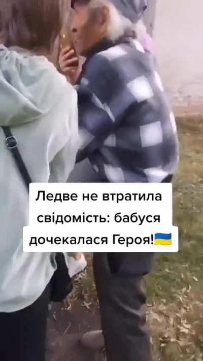 Ukrainian grandmother nearly faints when she sees her grandson has come home from the front