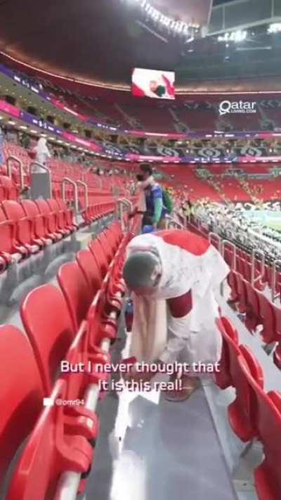 Japanese fans stayed after the Qatar-Ecuador World Cup match to pick up the trash.