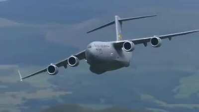 Boeing C-17 Descending Fly-by in Mach Loop, Wales