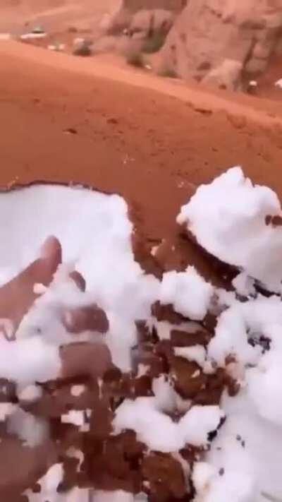 🔥 Snowfalls in the Sahara desert