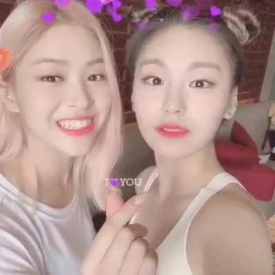 190608 Yeji & Ryujin