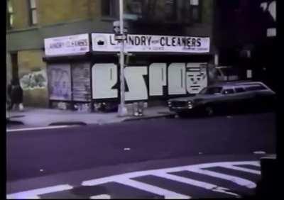 Let’s try this again...only because it’s worth seeing. Espo painting 5 massive gates in broad daylight, Manhattan 1999. Clip from an ole “On The Go” VHS.