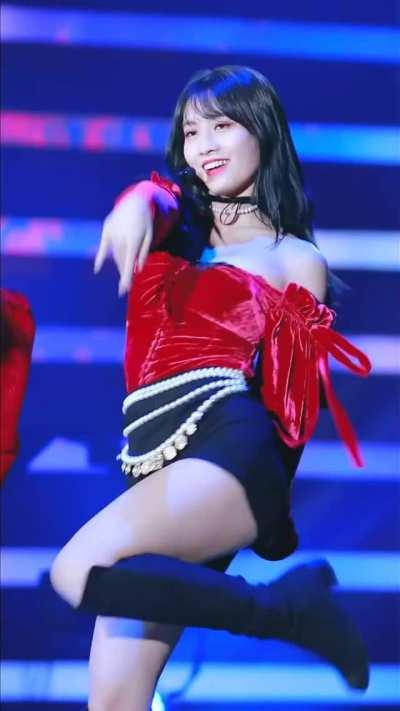 TWICE - Momo