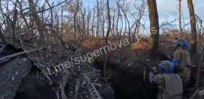 Ukraine soldiers assaulting a trench (location date uknown)