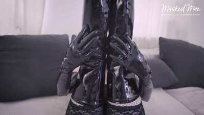 Enjoy my Sensual Slowmotion Teasing - watch my latesx gloves caress my extreme overknee boots