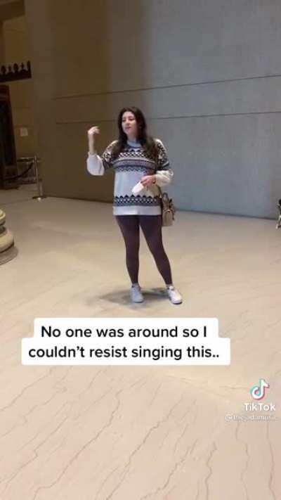 This woman's incredible singing voice!