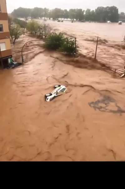 The “Cold Drop” is a meteorological phenomenon found mostly in Spain and France which causes extreme rainfalls causing rivers to overflow destroying everything in it’s path, images of Valencia, Spain, today.