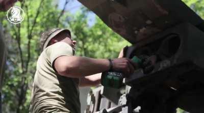 Mechanics from the 47th Mechanized Brigade perform maintenance and repair on the Bradley, including replacing reactive armor, a key factor in the Bradley's high survivability against drones.