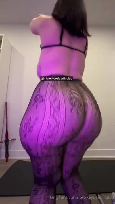 Big Booty Goth PAWG Ass Clapping 4K 📸🎂