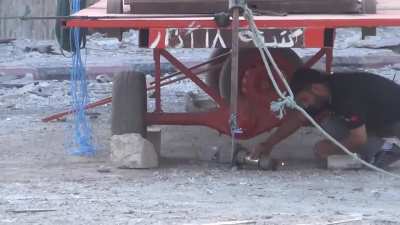 Another example of an FSA improvised trebuchet being used to launch improvised explosives an Syrian Army controlled positions - Daraa al-Balad - 5/19/2013