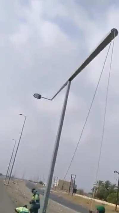 A smart way to change streetlight bulbs. Saudi Arabia