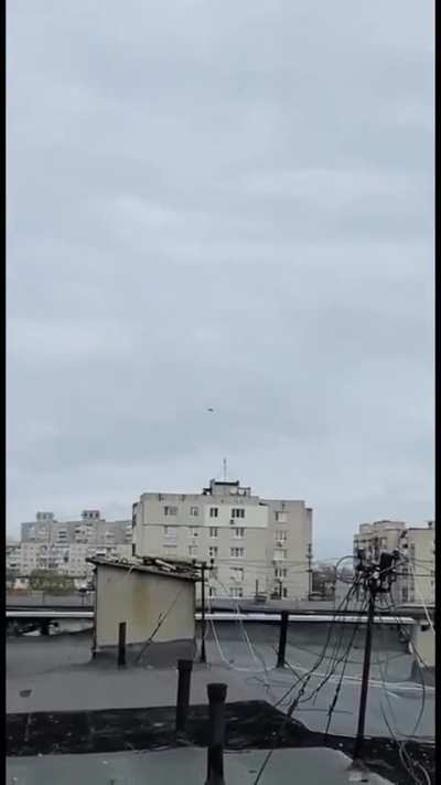 Russian Geran-2 (Shahed-136) drones flying in the skies of Ukraine [19.10.2024]