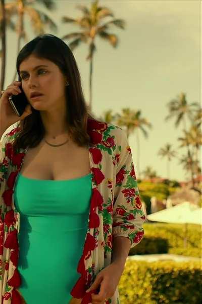 Alexandra Daddario - perfect little jiggle in The White Lotus