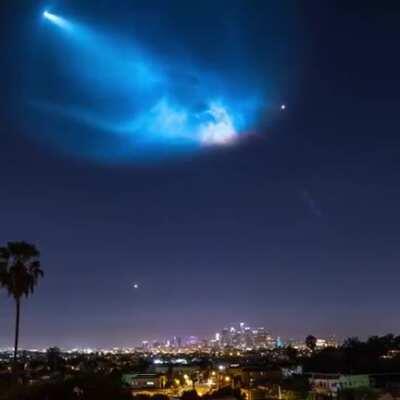 SpaceX Falcon 9 leaving earth created the twilight phenomeno