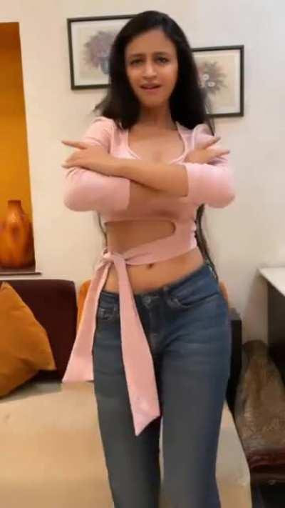 Ritika 🥵💦 i want to cum on that hot and sexy neval💦💦💦🤤