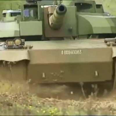 Leclerc Tank in action, speed test