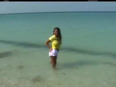 Christina Model - Wet yellow t-shirt on the beach