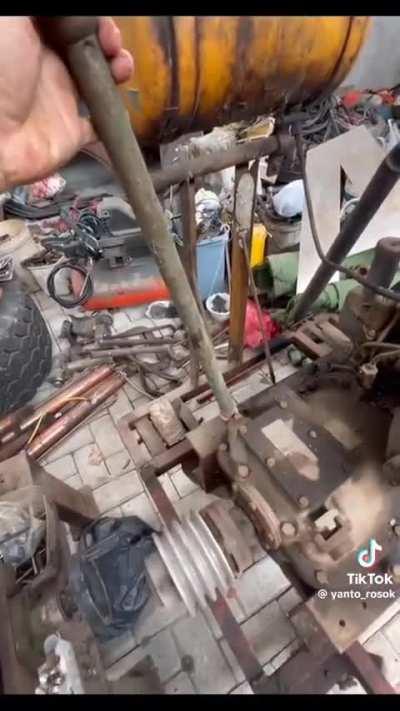 Old Kubota industrial motor laying down a sick beat