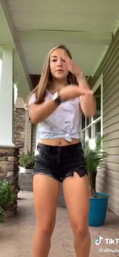 Love her sexy TikTok dances