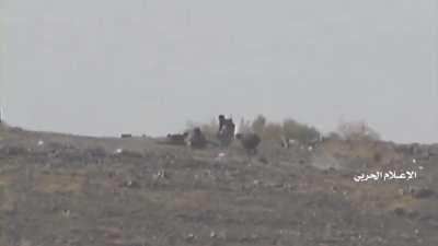 Houthi machine gunner shoots Saudi coalition fighters as they try to evacuate wounded fighter, 14 July 2021