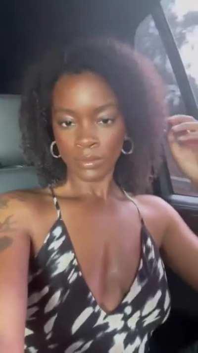 Ari Lennox 