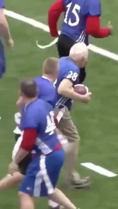 This 89 year-old WWII veteran who played for Kansas in 1948 gets to score one last touchdown.