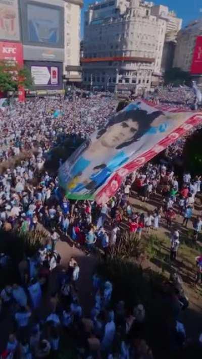 Drone POV of celebrations in Buenos Aires (source IG: @alepetra_)