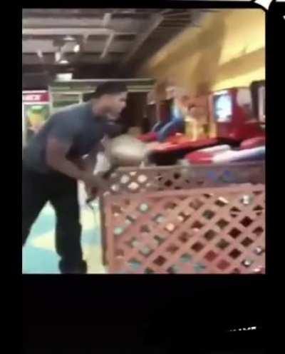 WCGW playing a game at a arcade