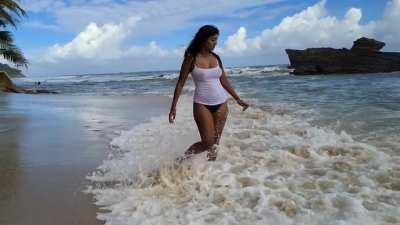 vanita nips on beach