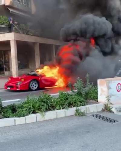 Ferrari F40 Burning in Monaco