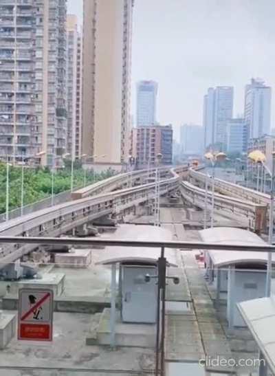 Monorail Track Switching in Japan