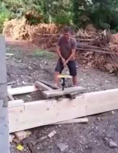 Guy perfectly hits bottle into plank