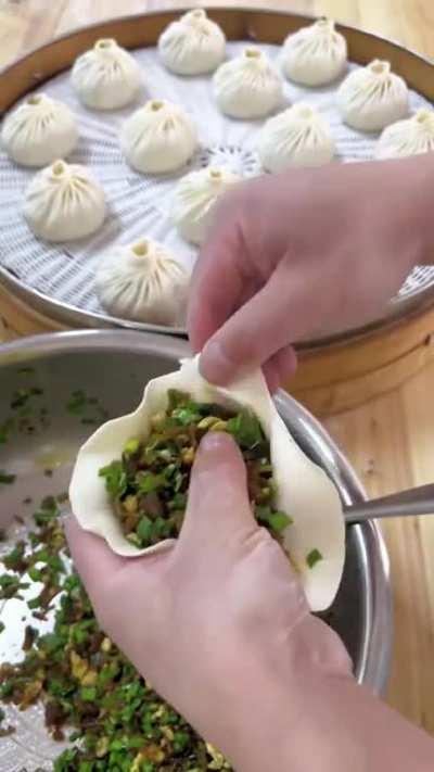 Pleating dumplings