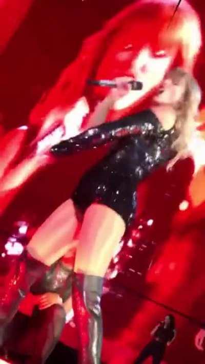 Taylor Swift Reputation Tour fancam clip